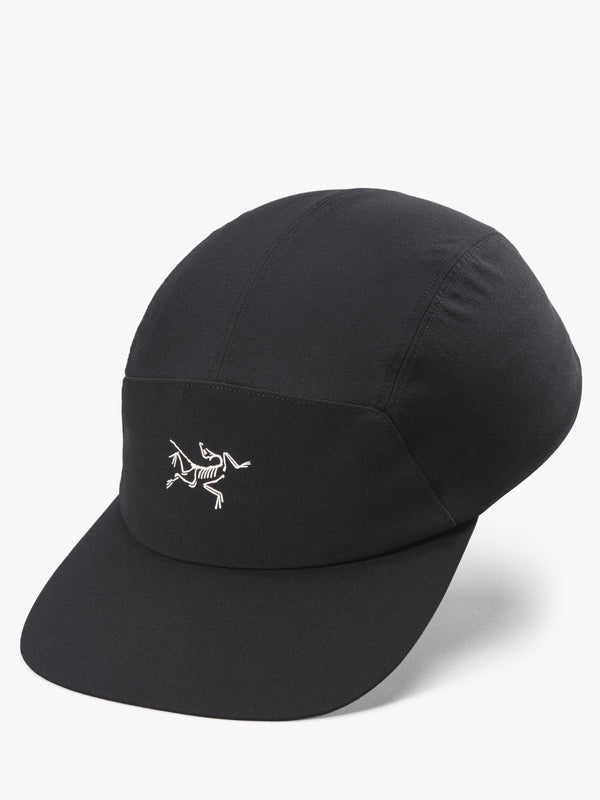 stoy Gamma 5 Panel Cap in Black and Arctic Silk