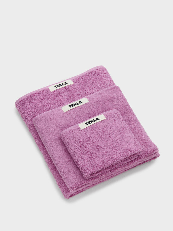 stoy Hand Towel in Magenta