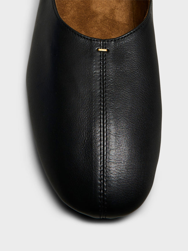 Stoy Jane Flat In Black