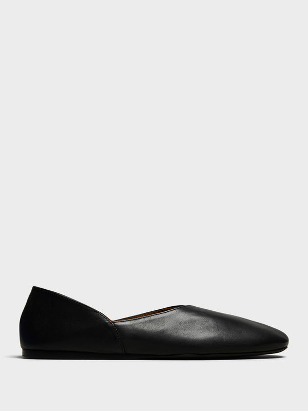 stoy Jane Flat in Black