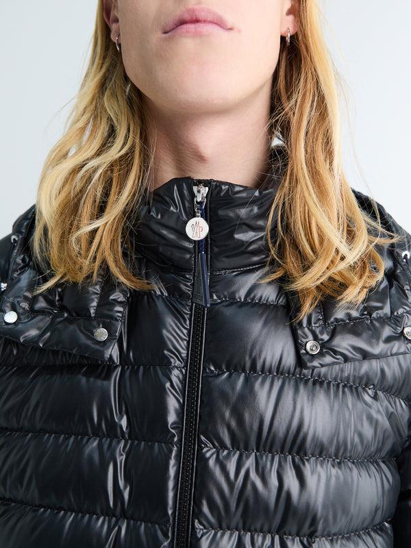 Stoy Lauros Hooded Short Down Jacket In Black