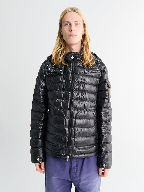 stoy Lauros Hooded Short Down Jacket in Black