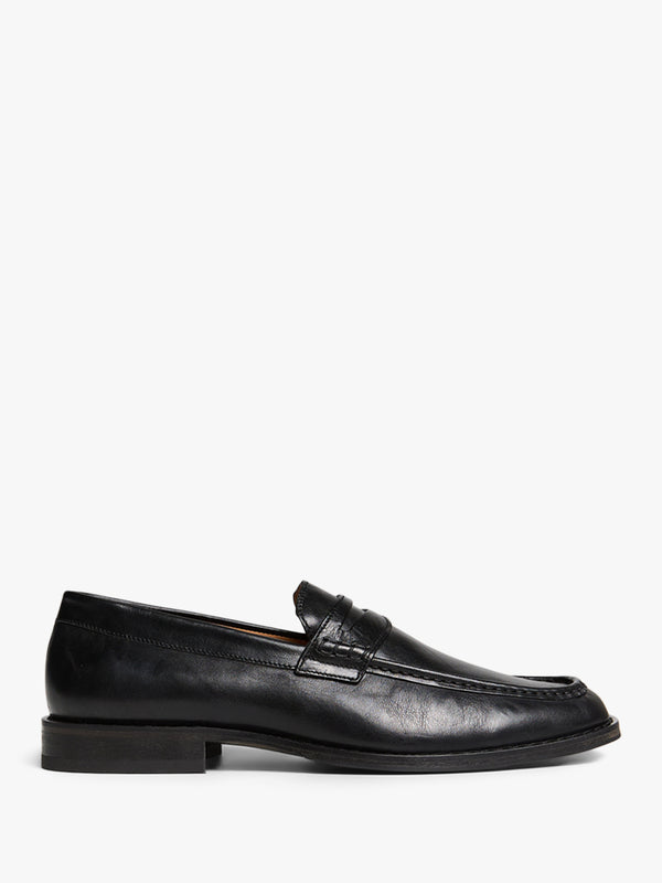stoy Light Loafer in True Dyed Black Leather
