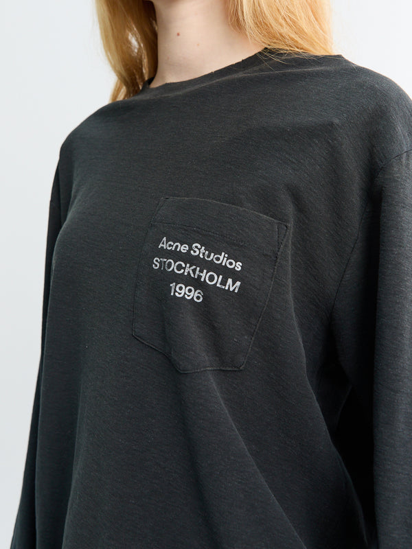 Stoy Longsleeved Logo T-Shirt In Faded Black