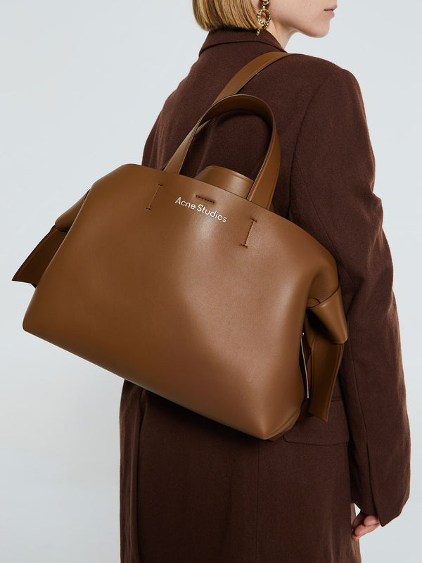 stoy Musubi Midi Tote Bag in Camel Brown
