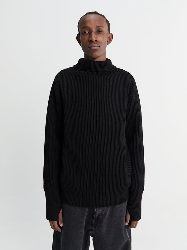 stoy Navy Turtleneck in Black