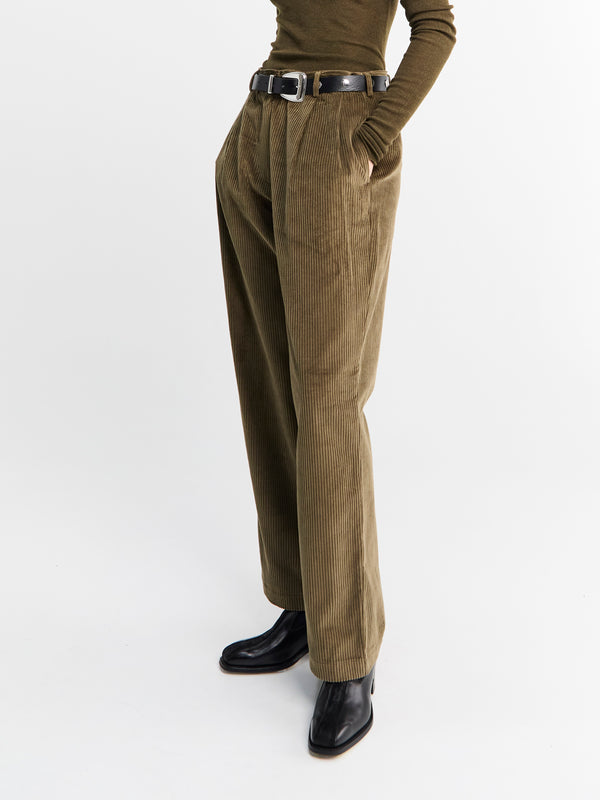 Stoy Norstrand Pleated Corduroy Trousers In Olive