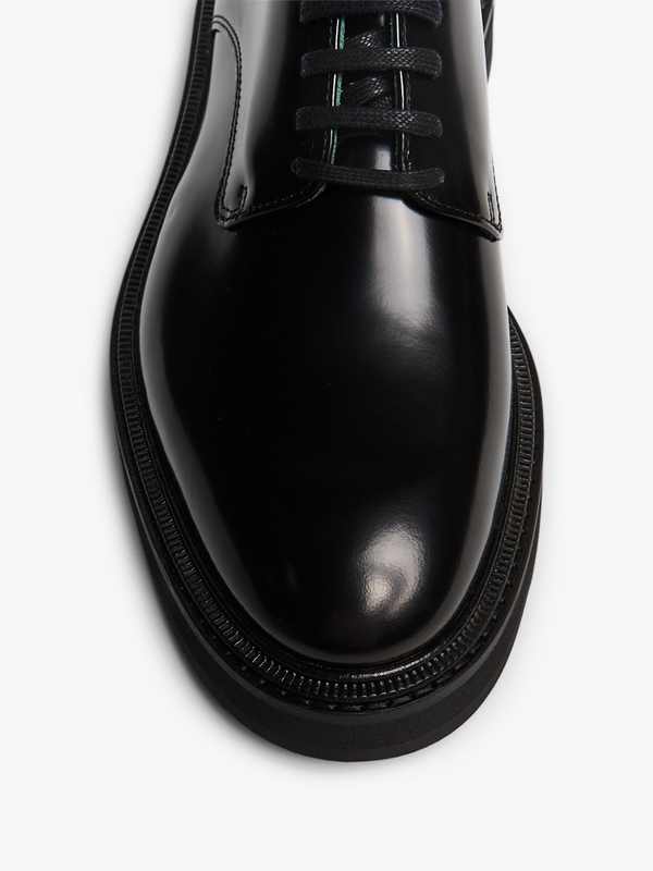 Stoy Officer Derbee In Black Polido