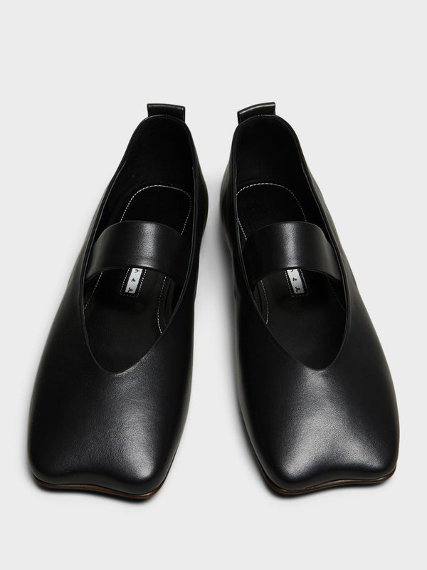 Stoy Oojoo Flats In Black