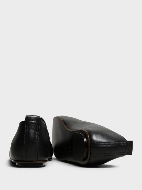 Stoy Oojoo Flats In Black