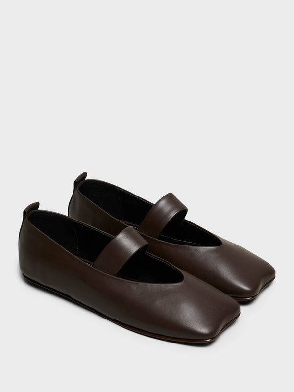 Stoy Oojoo Flats In Dark Brown