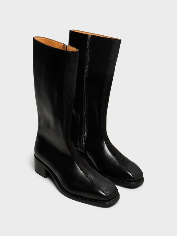 stoy Pedestrian Boots in Black
