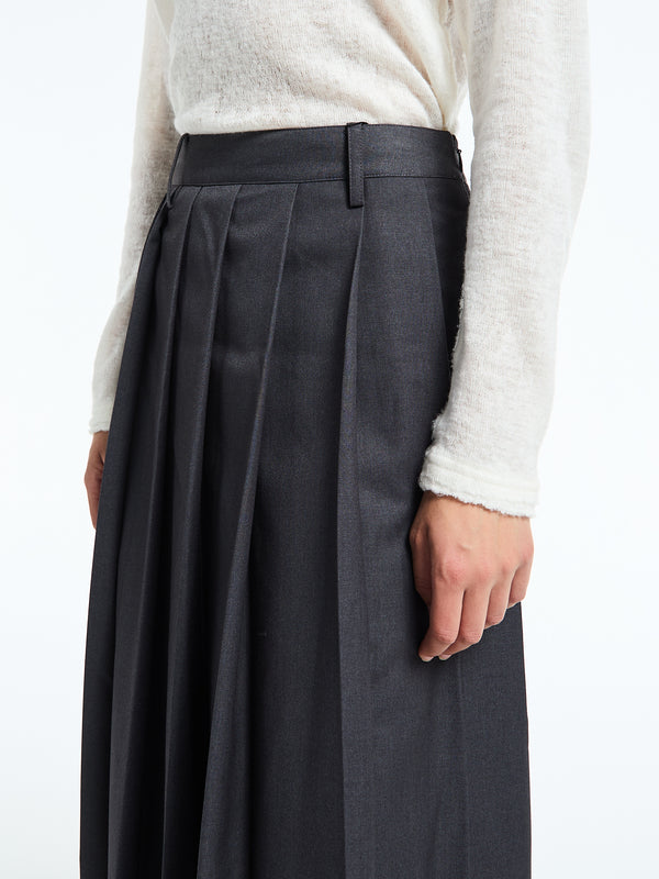 Stoy Pleats Long Skirt In Charcoal Grey