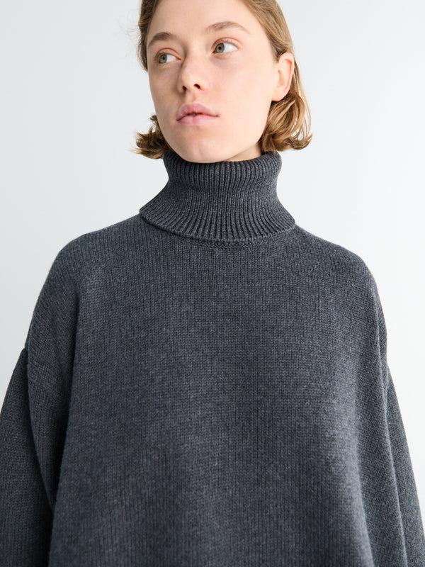 Stoy Rhea Trapeze Turtleneck In Charcoal