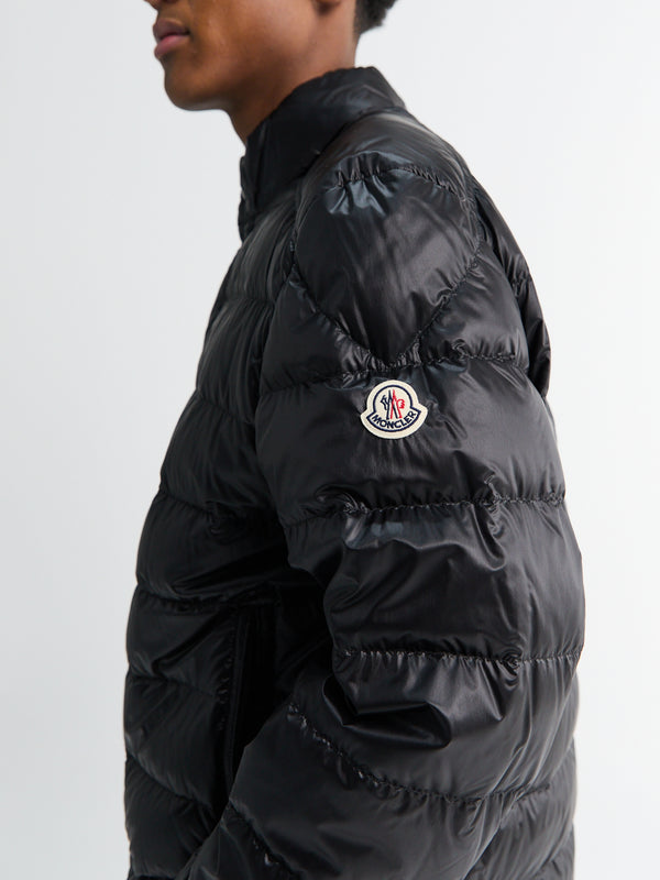 Stoy Selves Short Down Jacket In Black