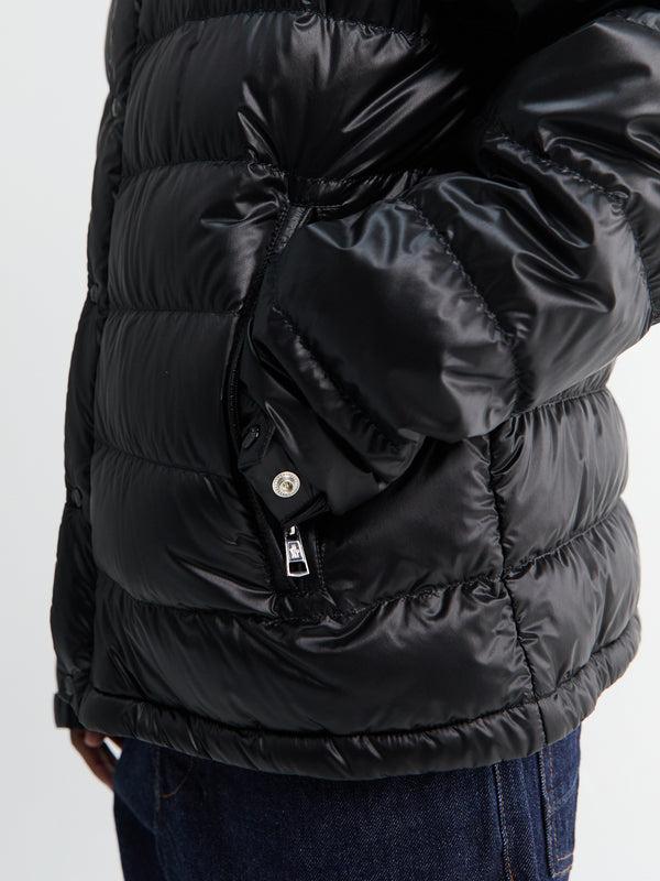 Stoy Selves Short Down Jacket In Black