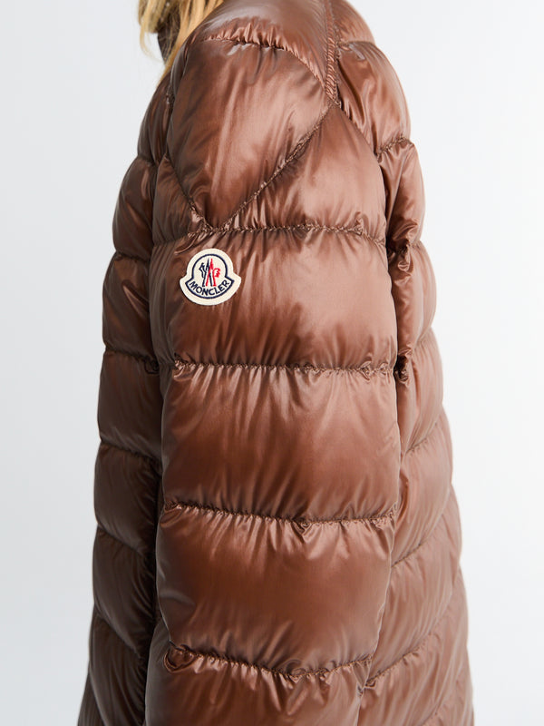 Stoy Selves Short Down Jacket In Brown