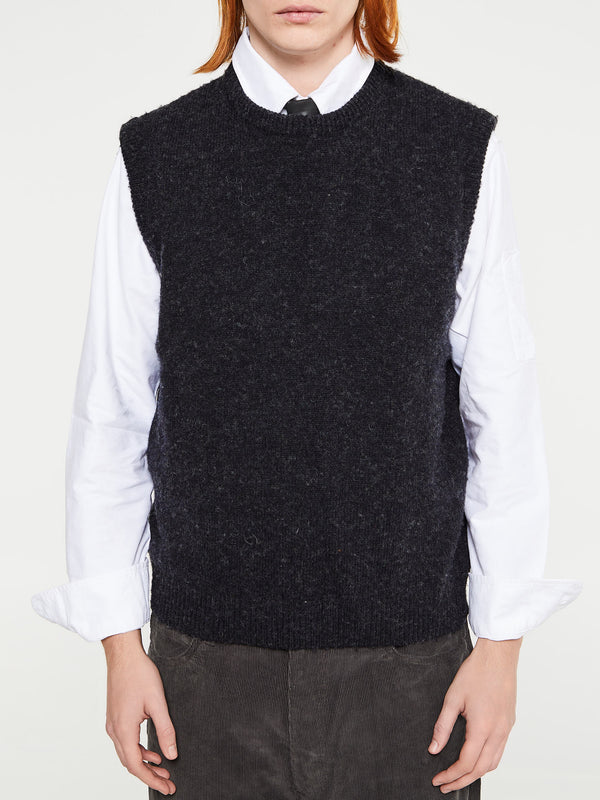 Stoy Shetland Crew Sweater Vest In Charcoal