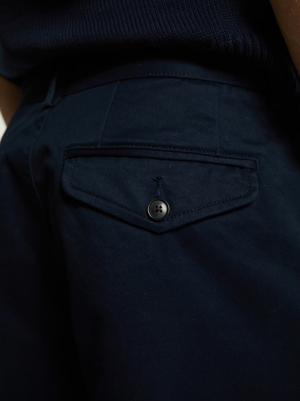 Stoy Single-Pleat Baggy Shorts In Navy