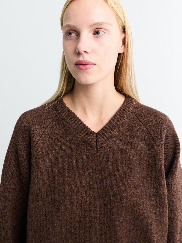 Stoy Unisex Soft Volume V-Neck Sweater In Brown