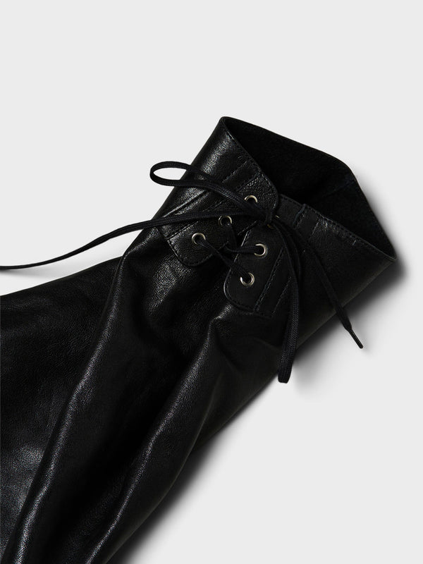 Stoy Victoria Boots In Black