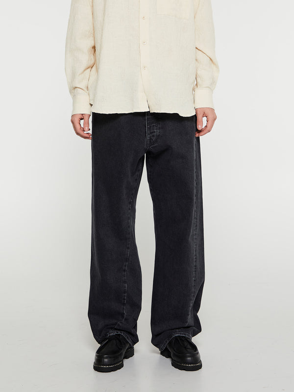 stoy Wide Twist Jeans in Washed Black
