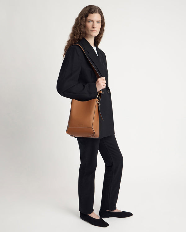 strawberry Lana Midi Bucket Bag - Tan with Vanilla Stitch