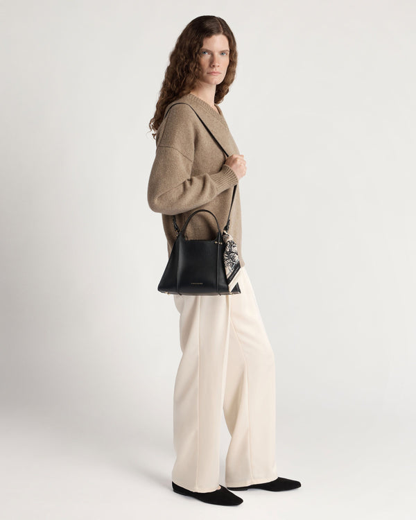 strawberry Arkshell - Black