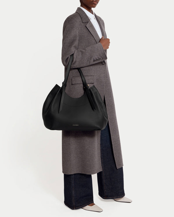 strawberry Barra Tote - Black