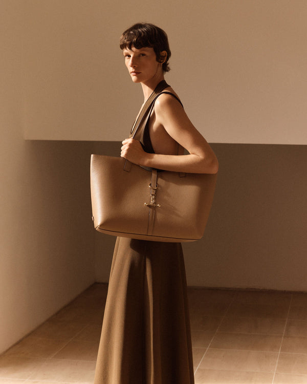 strawberry Kite Tote - Caramel