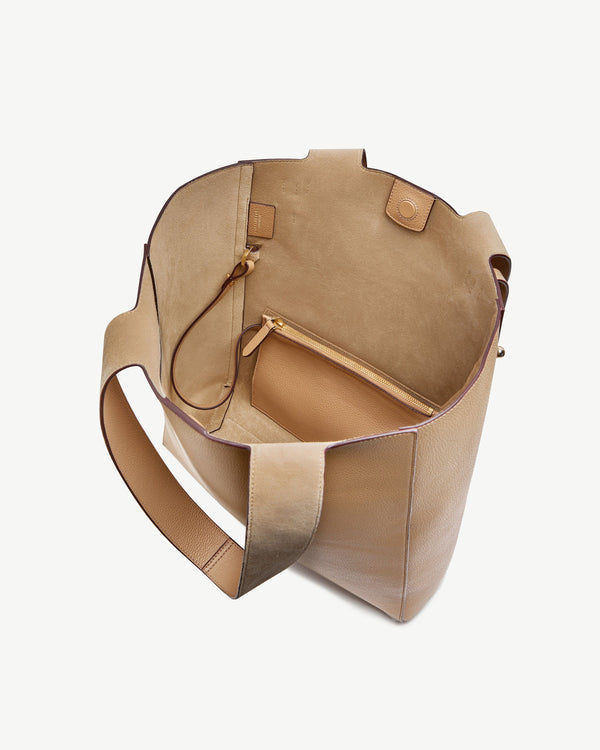 Strawberry Melody Tote - Caramel