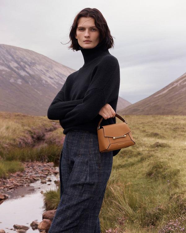 strawberry Mosaic Nano - Tan with Vanilla Stitch