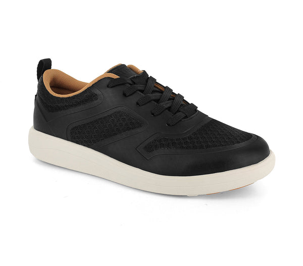 strive footwear Dash Black