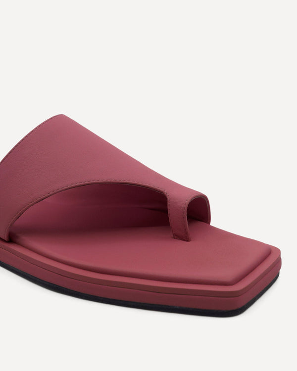 Studio Amelia Ida Slide