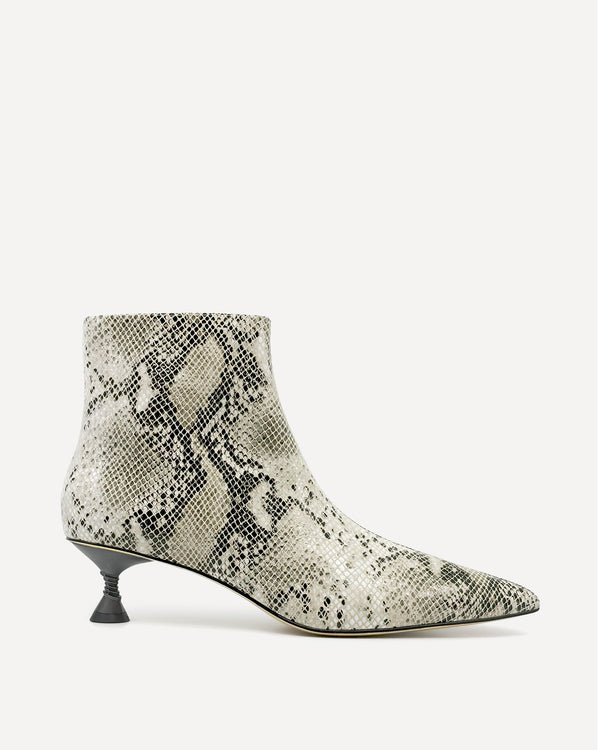 studio amelia Palmela Ankle Boot
