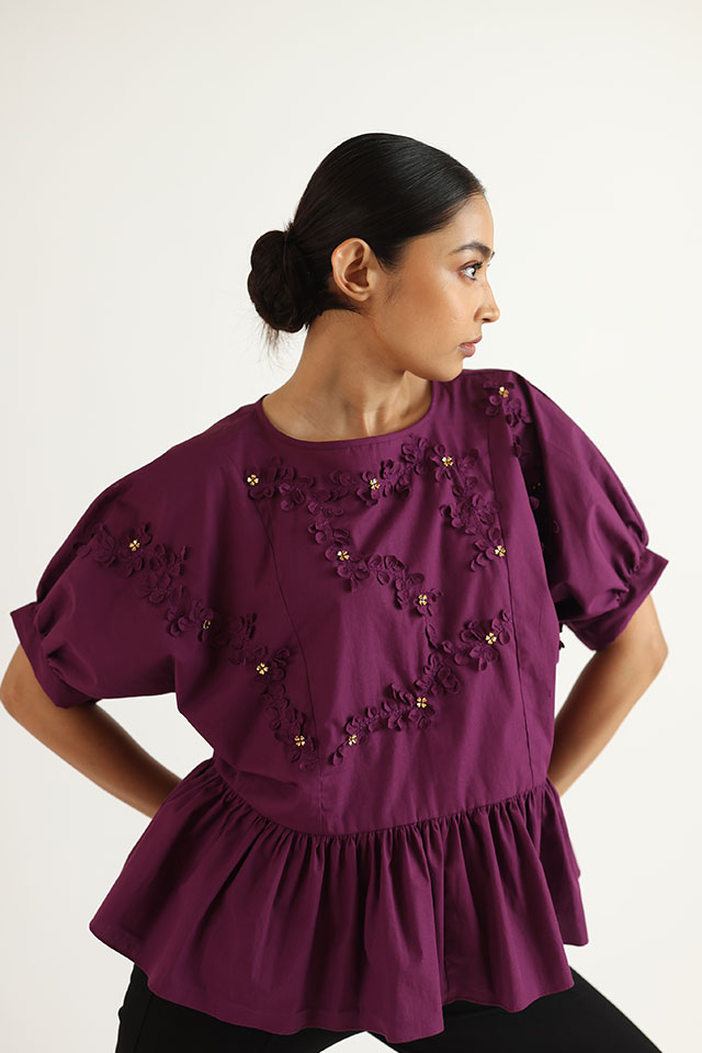 Studio Moda Anti-fit Peplum Top