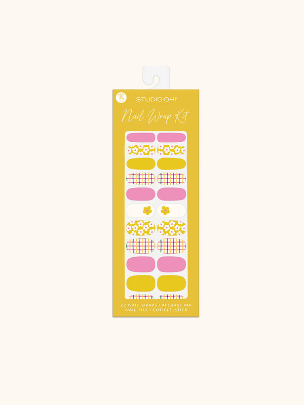 studio oh Crisscross Daisies Mani Nail Wrap Kit