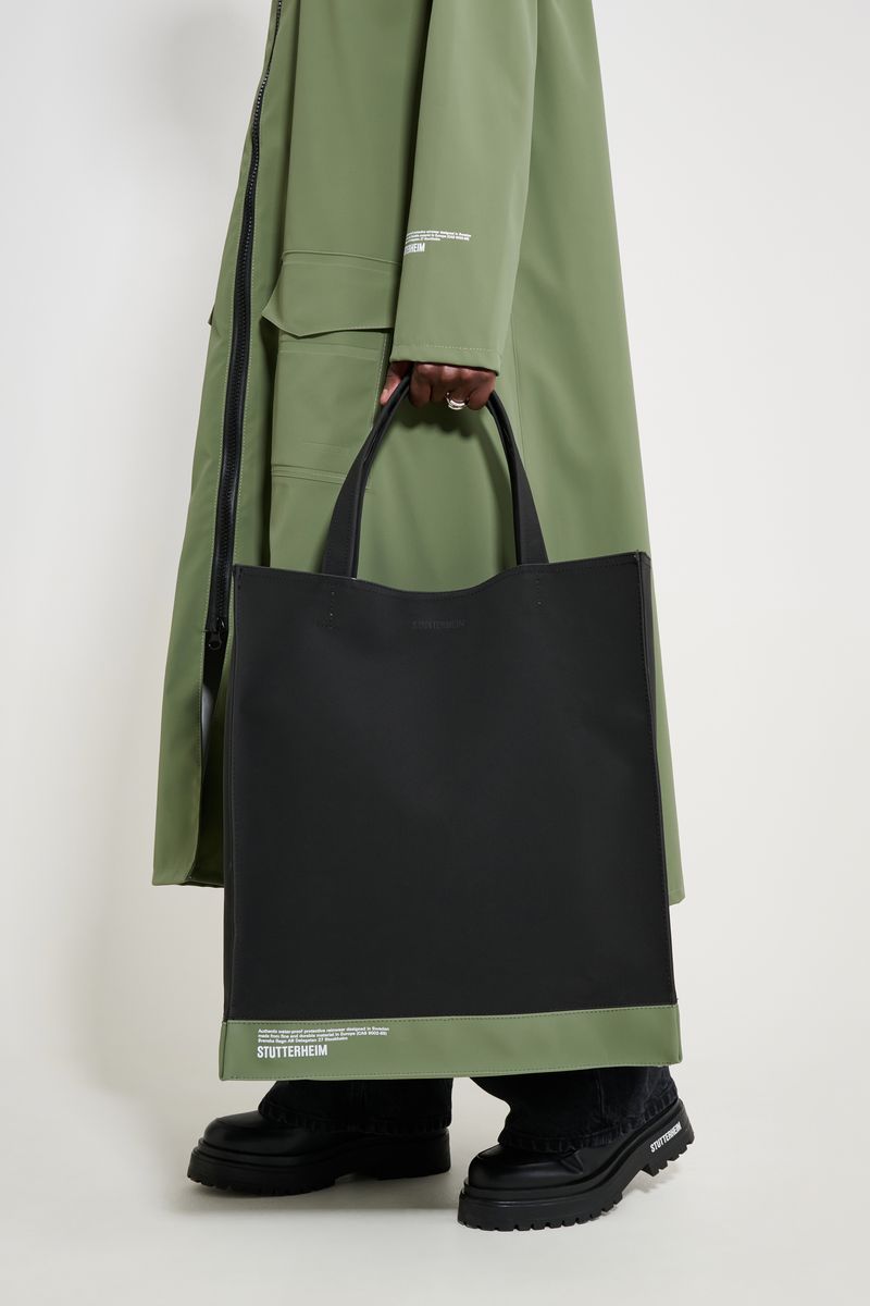Stutterheim Stylist Bag Matte Black/Dry Green