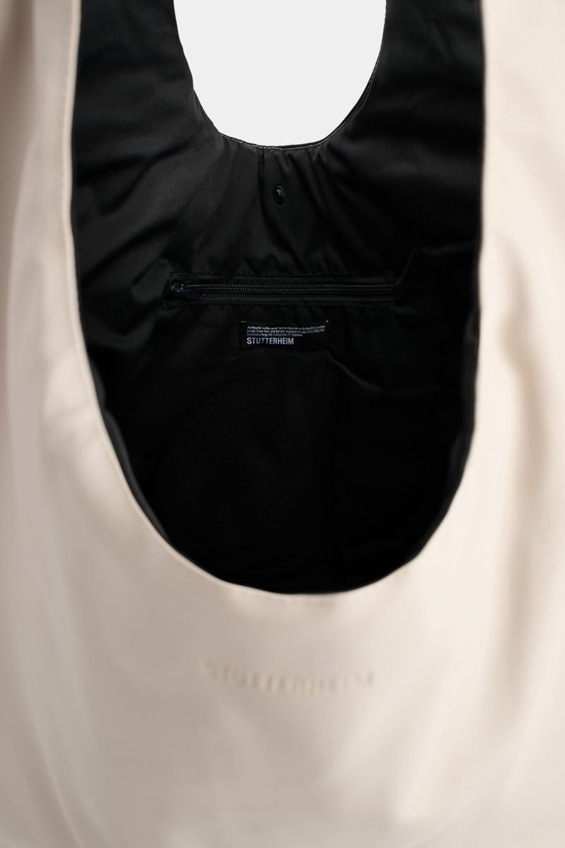 stutterheim Svea Puffer Bag Light Sand