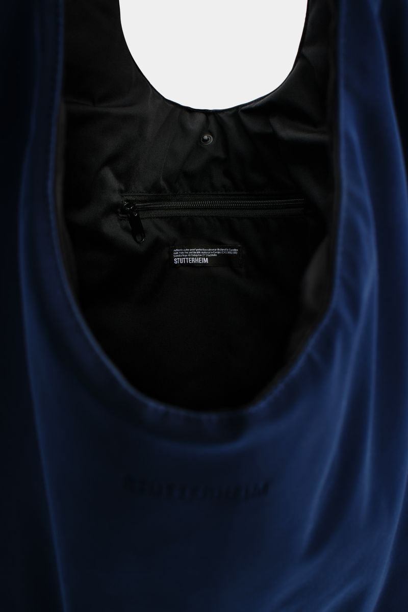 stutterheim Svea Puffer Bag Matte Navy