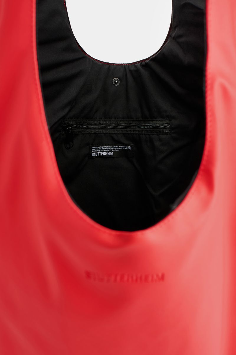 stutterheim Svea Puffer Bag Red
