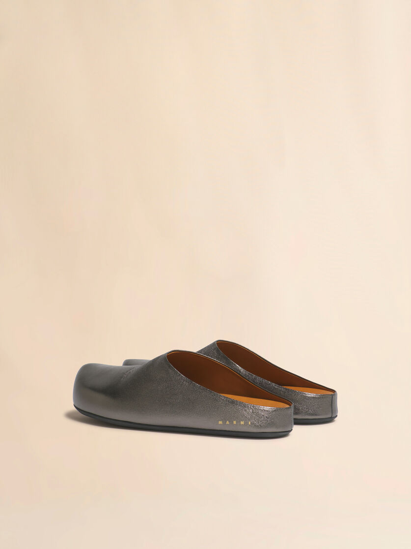 Stutterheim X Marni Dark Silver Leather Fussbett Sabot