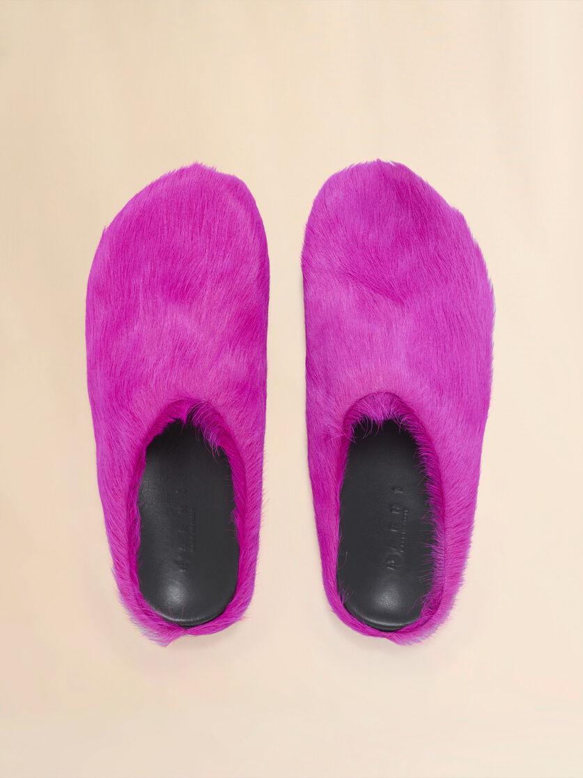 Stutterheim X Marni Fuchsia Long-hair Calfskin Fussbett Sabot