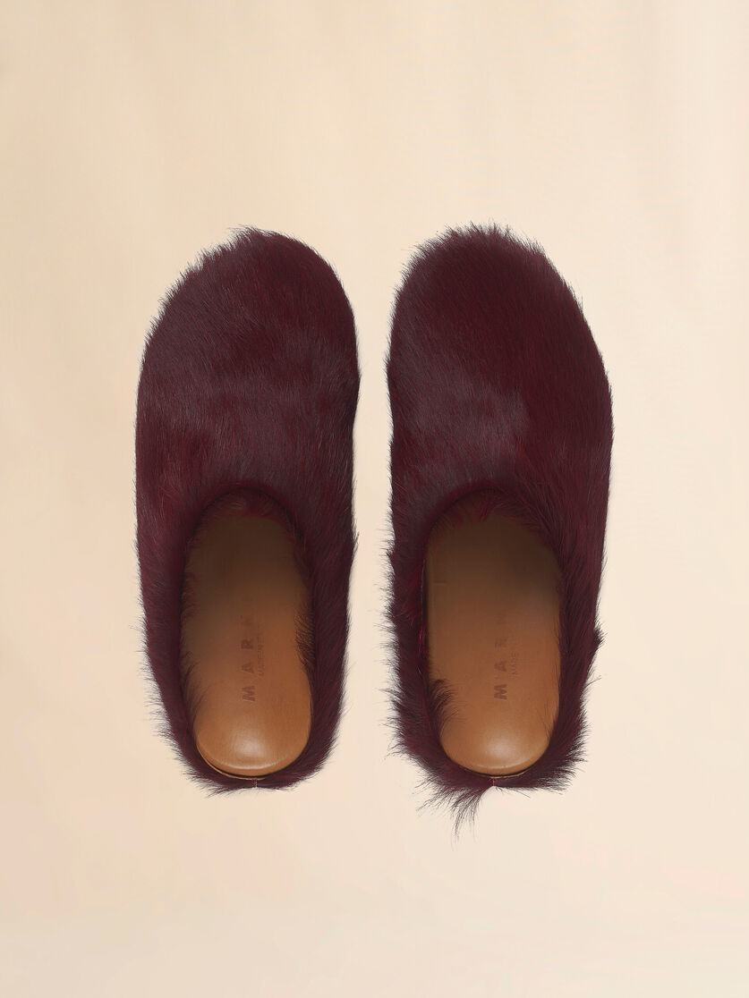 Stutterheim X Marni Red Long Haircalfskin Fussbett Sabot