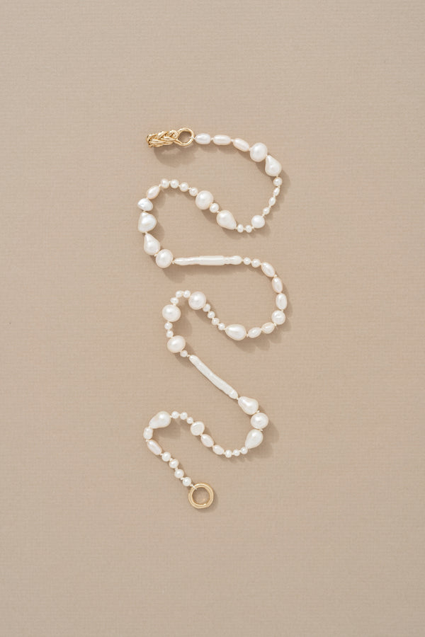 stvdio 14K YELLOW GOLD PETITE PEARL NECKLACE