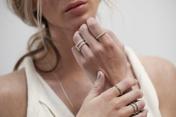 Stvdio DOUBLE ANNI RING IN BLACK DIAMOND