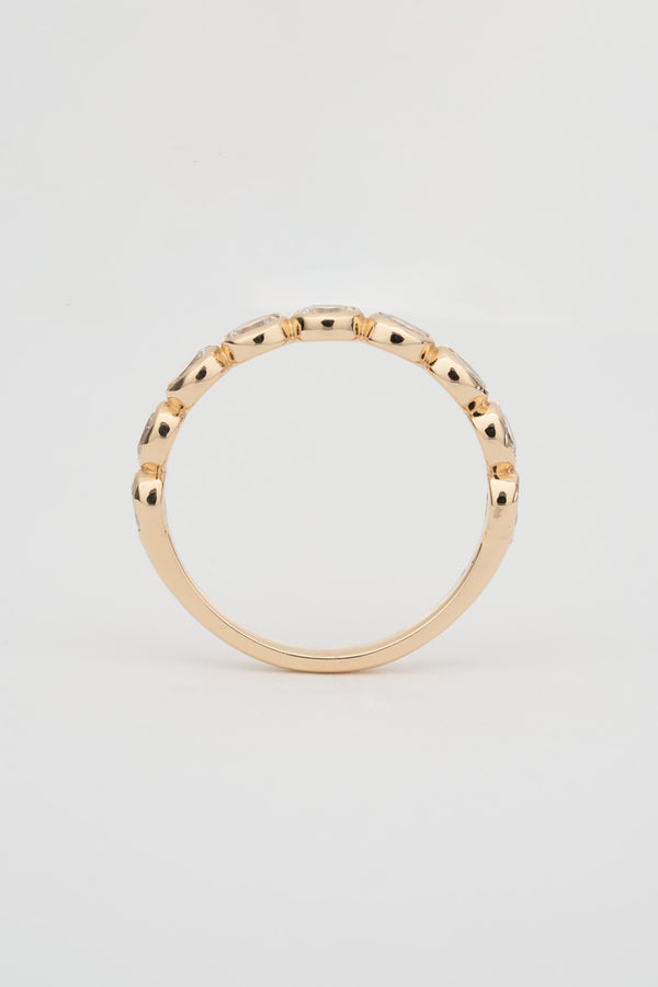 Stvdio EAST WEST BEZEL SET OVAL BAND