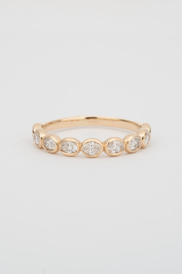 stvdio EAST WEST BEZEL SET OVAL BAND