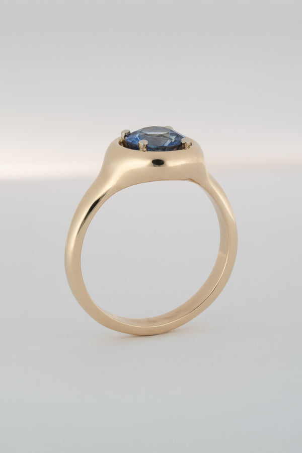Stvdio PARTI SAPPHIRE SIGNET RING