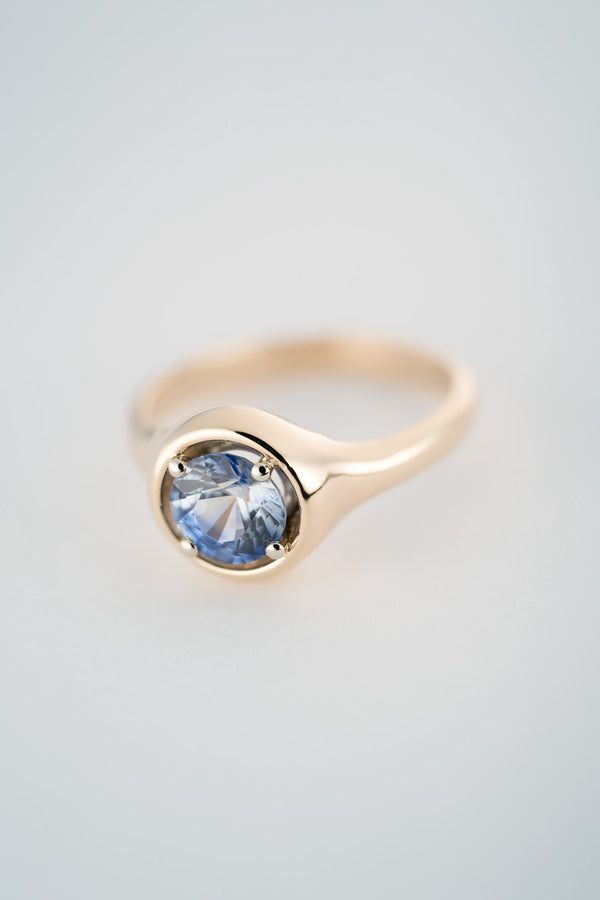 Stvdio PARTI SAPPHIRE SIGNET RING